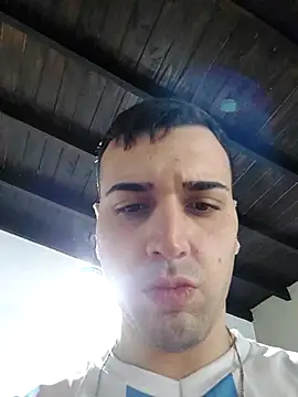Show modela Agusss_2000 na web-kameri