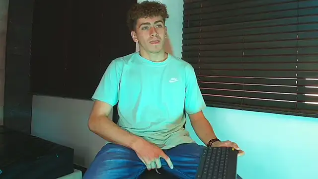 Živý XXX chat Tyler_Mcrey