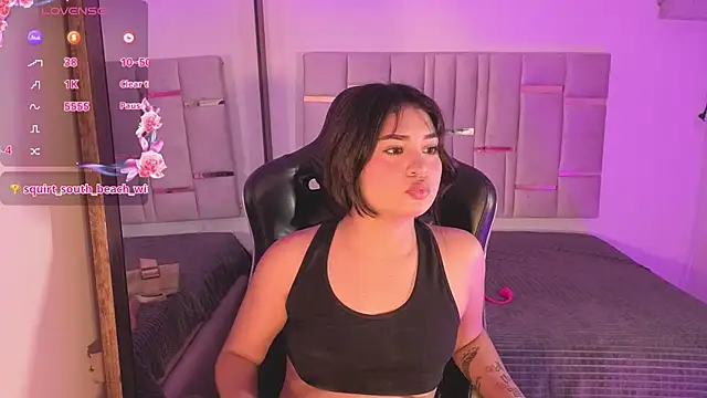 Mikaela-Banes Chat XXX live