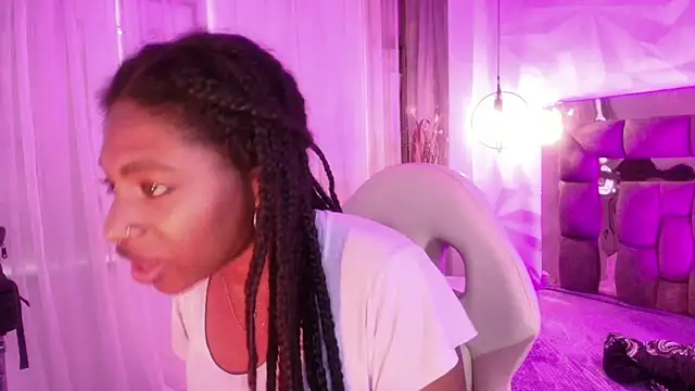 Queen_perla_n Live XXX chat