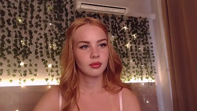 IvyAngel Chat XXX in diretta