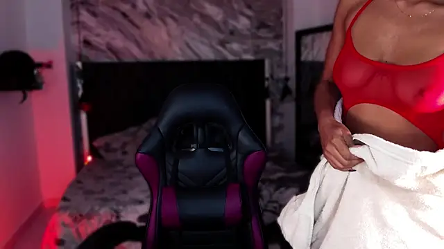 kitty_collins_ Adlı Modelin Canlı XXX Sohbeti