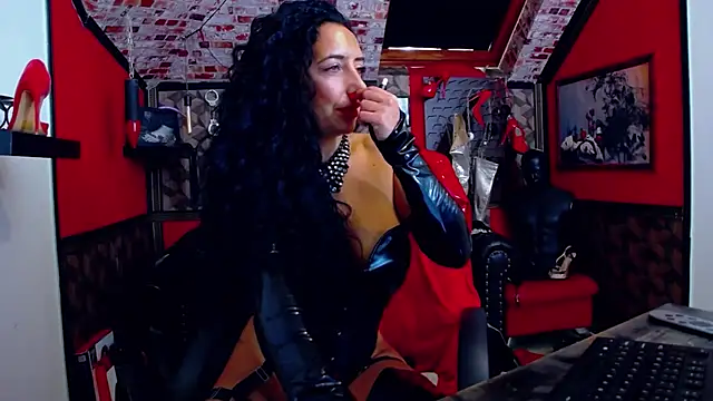 Czat XXX na żywo – DommeBellatrix