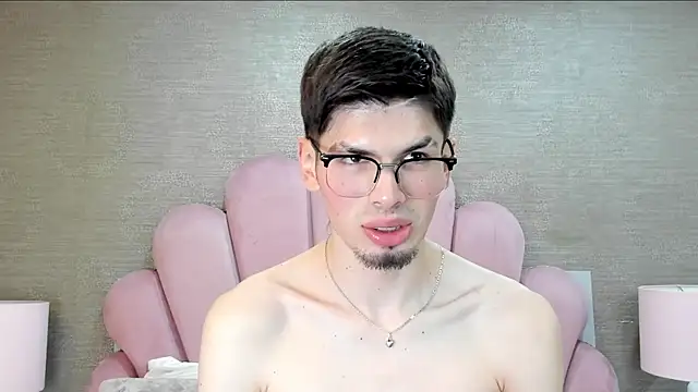 MaxFoox élő XXX-chatje