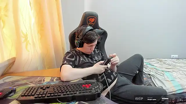 iliaskrislove Chat XXX live