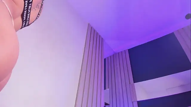 SofiCandy_ élő XXX-chatje