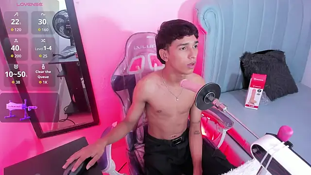 Joseph18_ Live XXX Chat