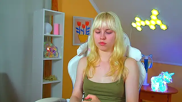 צ'אט XXX בשידור חי של HannahHollis