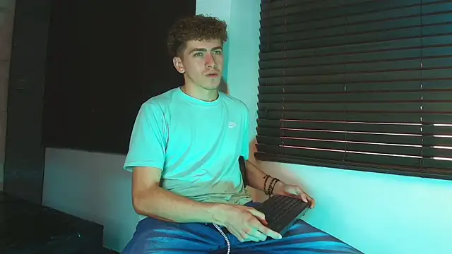 Chat XXX en directo de Tyler_Mcrey