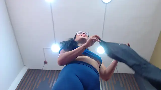 Chat +18 de MartinaaFit ao vivo