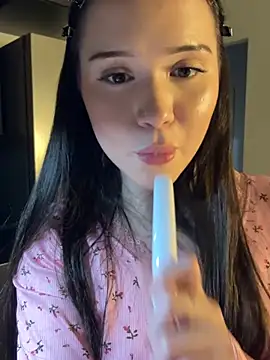 Chat +18 de kitty_sixseven ao vivo