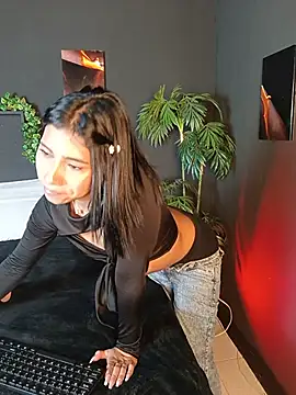 Chat XXX en directo de Kitty_Milan