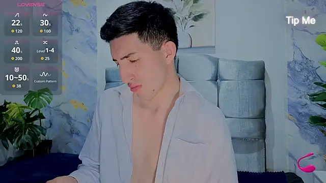 Un_Sluttyy élő XXX-chatje