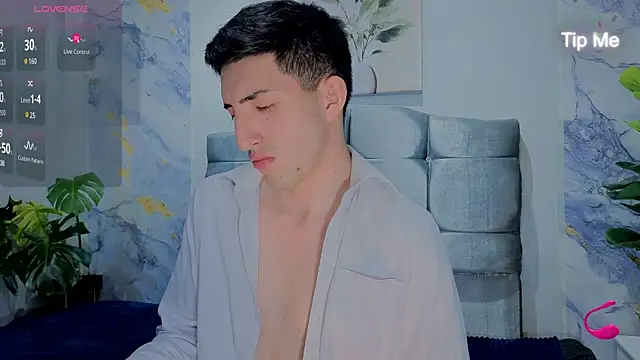 Un_Sluttyy Chat XXX live