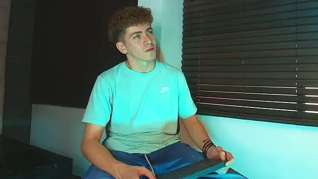 Tyler_Mcrey live XXX chat