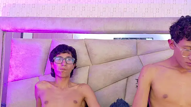 Yen_and_Dko's Live XXX Chat