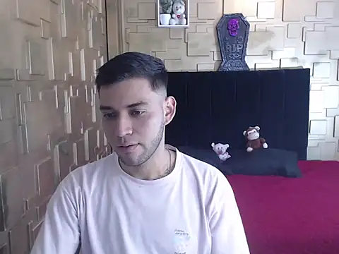 omar202612's Live XXX Chat