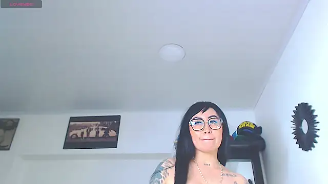 Chat +18 de Vicky_hotmilf ao vivo