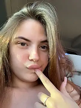 XXX chat uživo modela RubyRiot