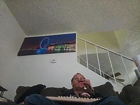 عرض كام yourMasterisBored