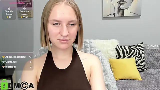 BeautyBlondy Adlı Modelin Canlı XXX Sohbeti