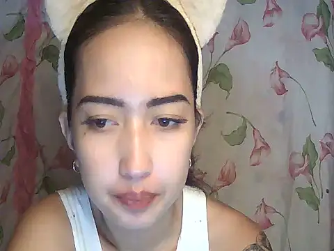 XXnaughty_08XX Adlı Modelin Canlı XXX Sohbeti
