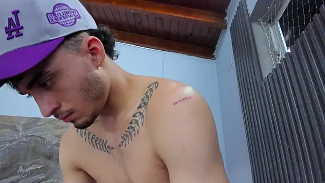 James-06 Live XXX-chat