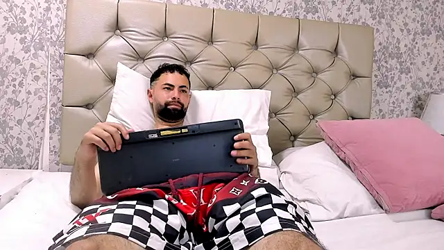 AndrewCrooss – Naživo XXX chat