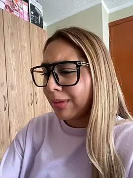 Онлайн чат XXX Miabonnett_