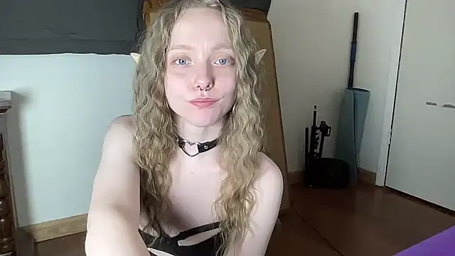 ElfGirlAna live XXX chat