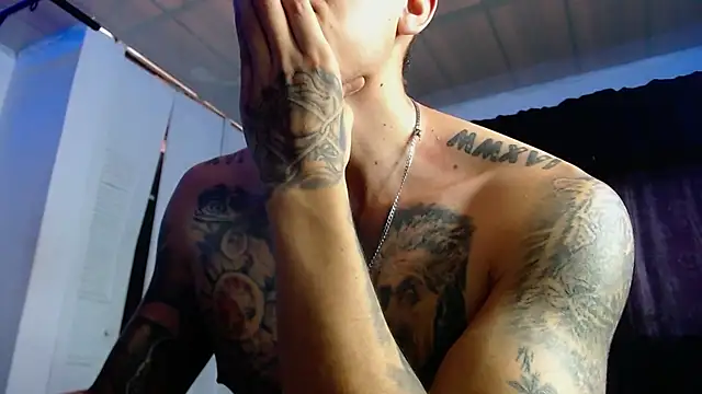 Chat +18 de Adam_Hudsond ao vivo