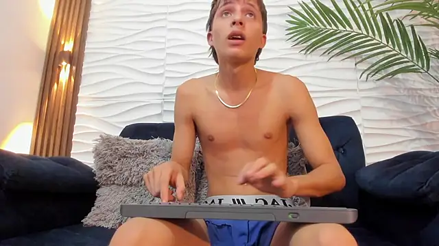 Pavo_tv Adlı Modelin Canlı XXX Sohbeti
