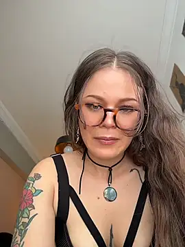 Tallulah_Kinky Adlı Modelin Canlı XXX Sohbeti