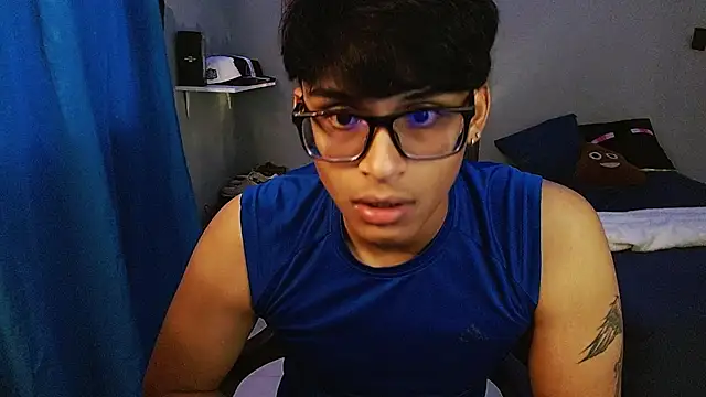 Mr_yisuzz Live XXX-Chat