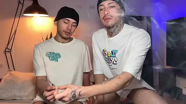 Chatroom XXX en direct de Noah_and_Steven