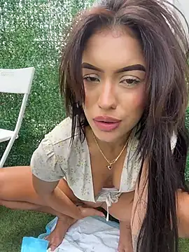 MystiqueXXX XXX чат на живо