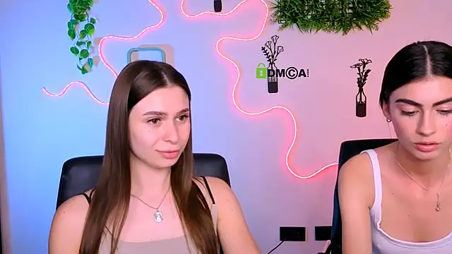 XXX chat uživo modela nekky_mouse