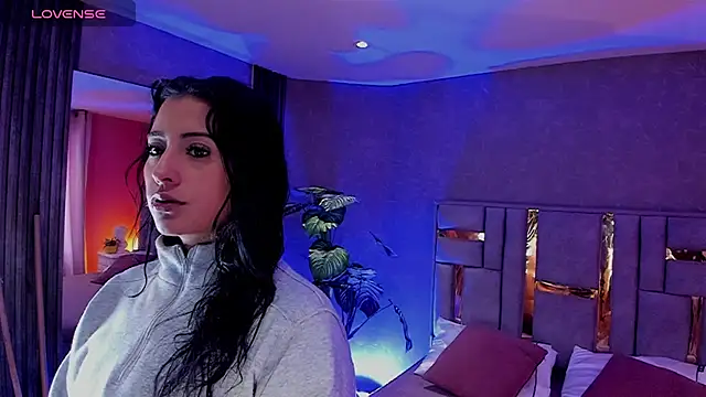emy_fg's Live XXX Chat