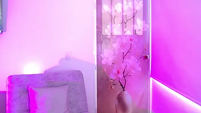 milfrousseのライブXXXチャット