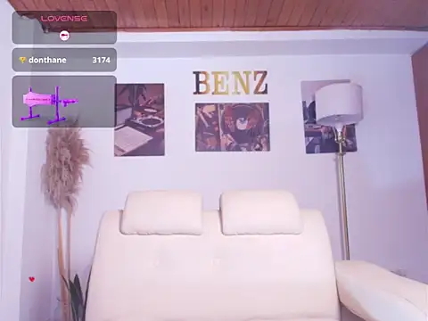 Miss_Benz Adlı Modelin Canlı XXX Sohbeti