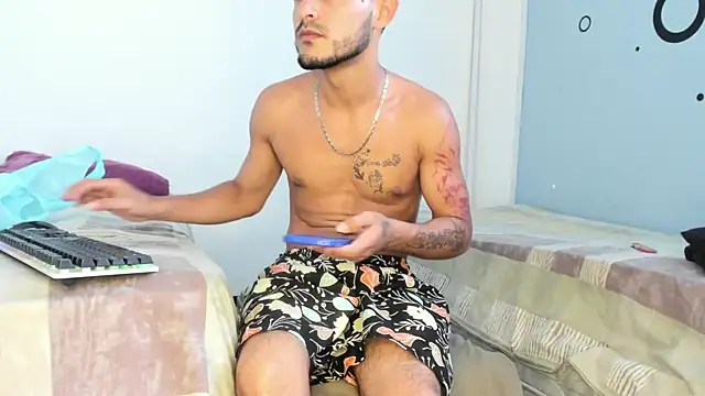 Chatroom XXX en direct de Dirty_Boy_Extreme777