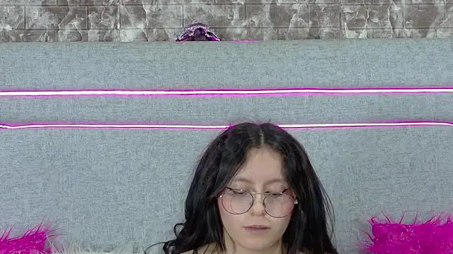 Naomimolie Chat XXX live