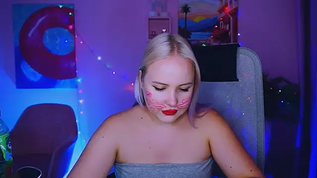 stellawatts Adlı Modelin Canlı XXX Sohbeti