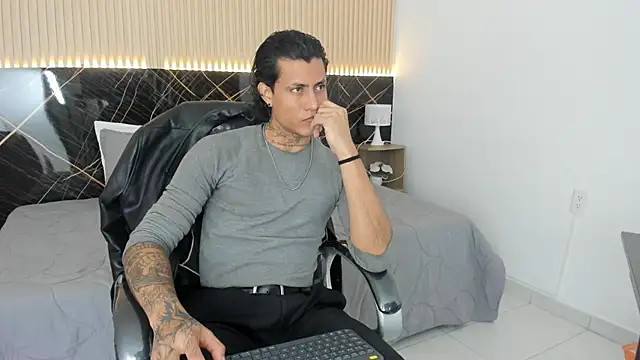 Chat XXX ao vivo de Damian_romanoff_