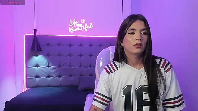 Chat XXX en directo de CryBabyVelvet