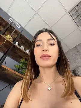 IAmNobodyXXX Chat XXX in diretta