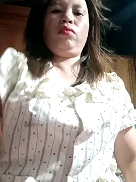 -Yeyi- Chat XXX in diretta
