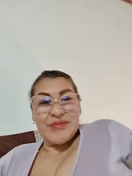 Chatroom XXX en direct de AlexxiaaMat