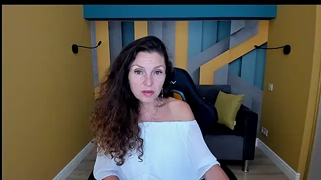 EllaLong XXX чат на живо