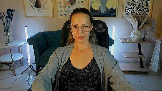 XXX chat uživo modela Charlotte_Hudson